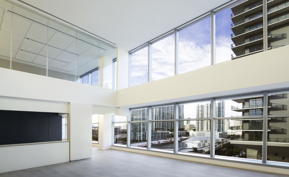 More Photos Of 98 SE 7th St, Miami Office For Lease