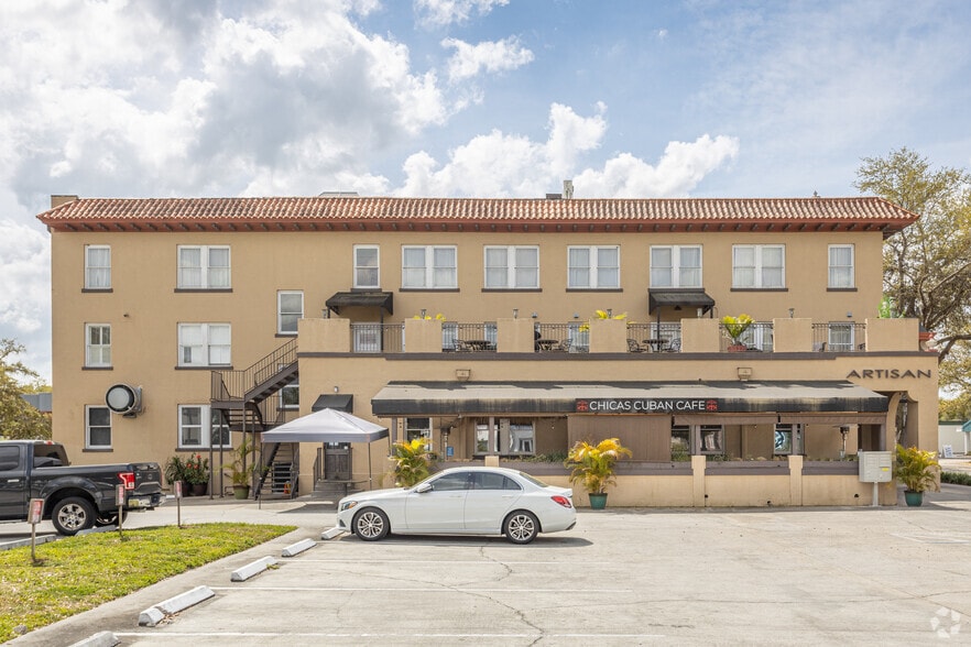 More Photos Of 215 S Woodland Blvd, Deland Hotel For Sale
