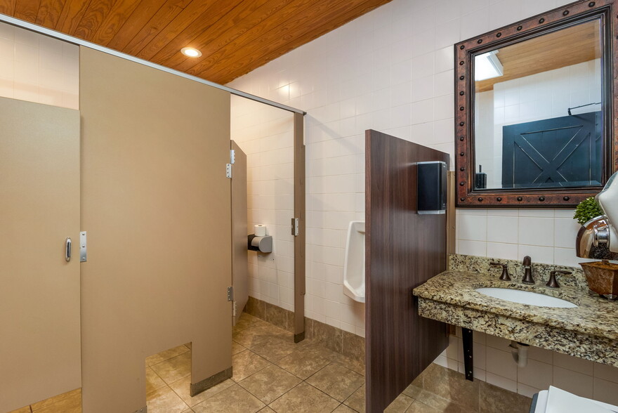 More Photos Of 12298 Croton Rd, Croton Specialty For Sale