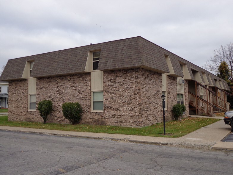 Primary Photo Of 1000 S Williams St, Moberly Apartments For Sale