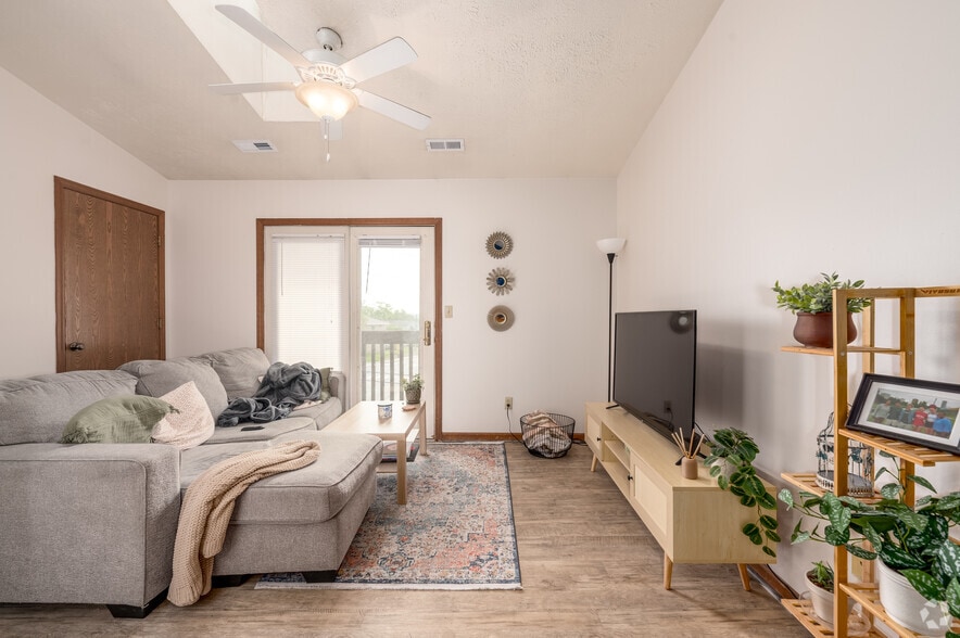 More Photos Of 400 S Grant St, West Lafayette Apartments For Sale