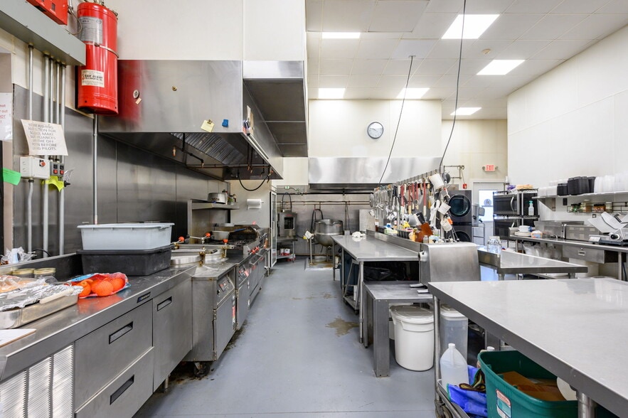 More Photos Of 499 State Rd, Plymouth Restaurant For Sale