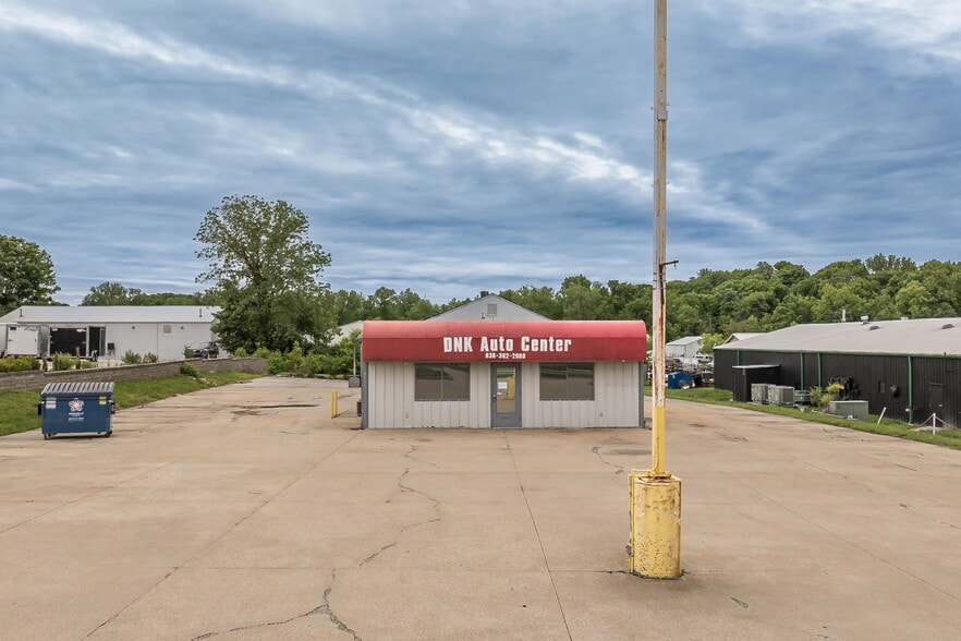 More Photos Of 4516 S St Peters Pky, Saint Charles Auto Dealership For Sale