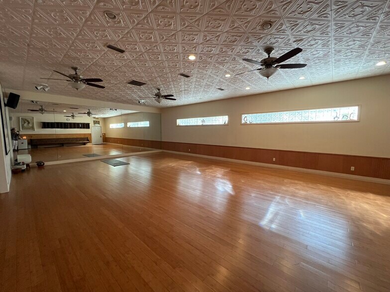 More Photos Of 391 3rd Ave S, Jacksonville Beach Office For Lease