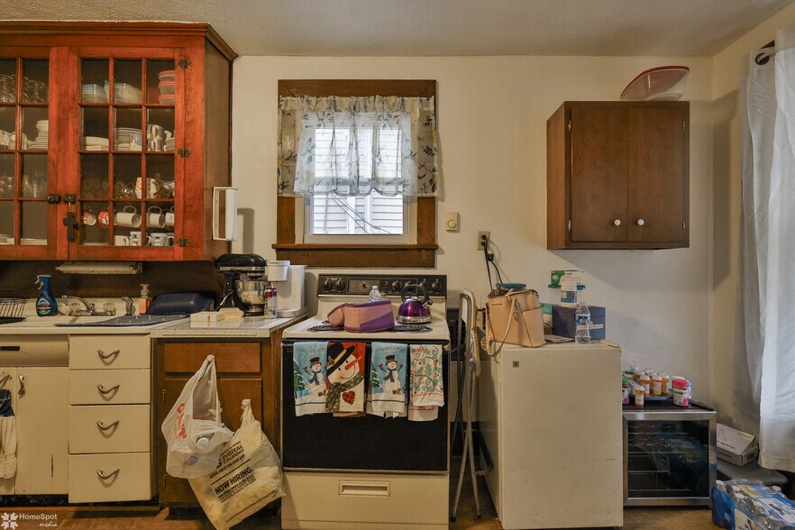 More Photos Of 301 E Bertsch St, Lansford Apartments For Sale