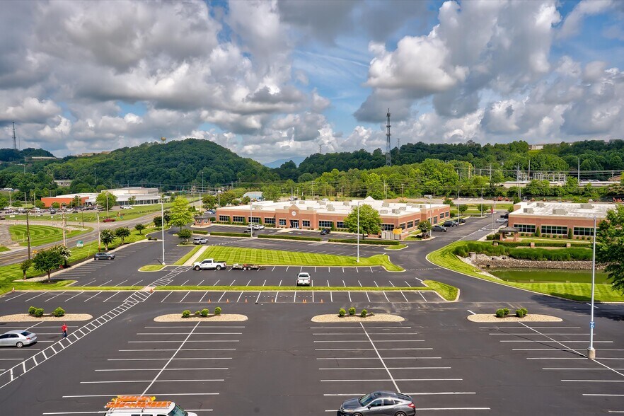 More Photos Of , Oak Ridge Office For Sale