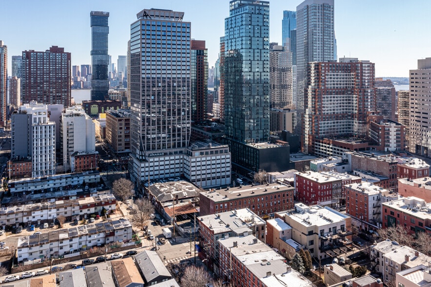 More Photos Of 358 Grove St, Jersey City Storefront Retail Residential For Lease