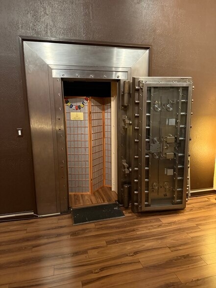 More Photos Of 447 Main St, Placerville General Retail For Sale