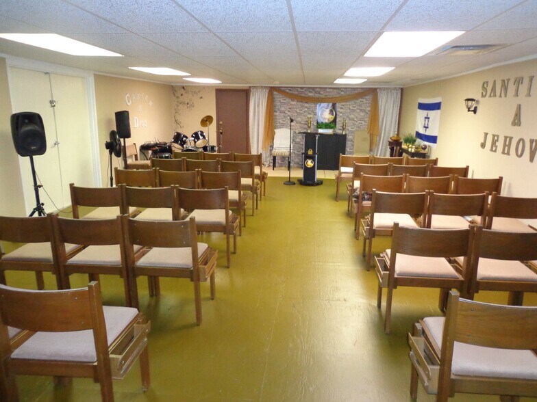 More Photos Of 1904 W Waters Ave, Tampa Freestanding For Sale