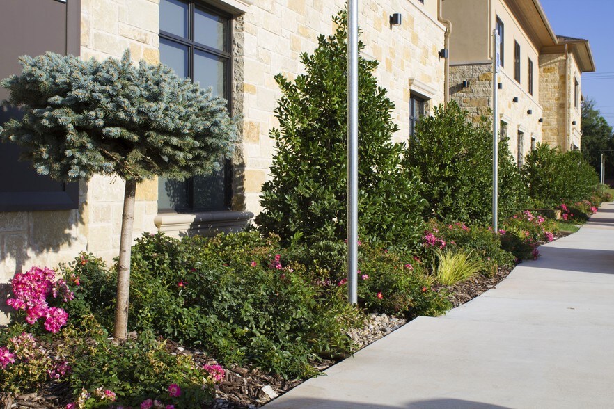 More Photos Of 225 Lilac Dr, Edmond Office For Lease