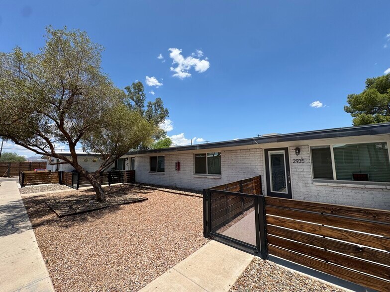 More Photos Of 2853-2939 N Euclid Ave, Tucson Apartments For Sale