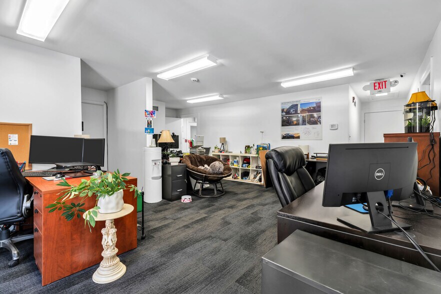 More Photos Of 140 W Main St, Clinton Township Office For Sale