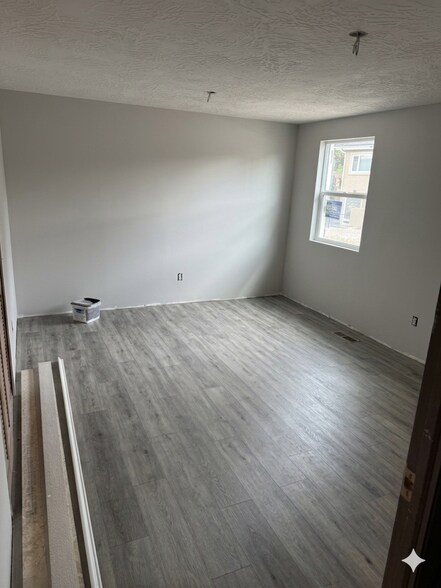 More Photos Of 195 River View Dr, Green River Medical For Lease