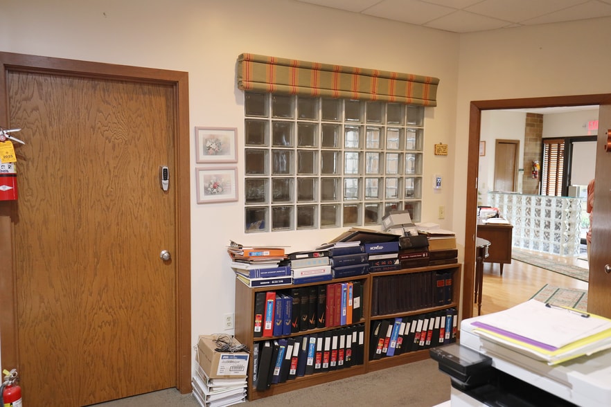 More Photos Of 7055 Engle Rd, Middleburg Heights Office For Sale