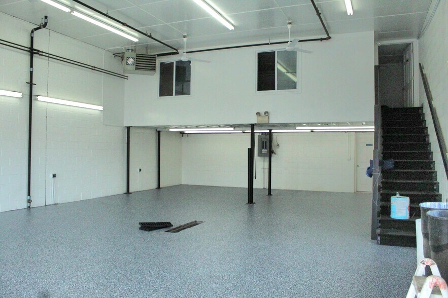 More Photos Of 933 Turnpike St, Canton Carwash For Lease