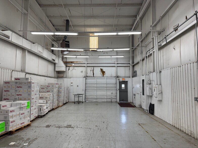 More Photos Of 7700 E 38th St, Tulsa Manufacturing For Lease