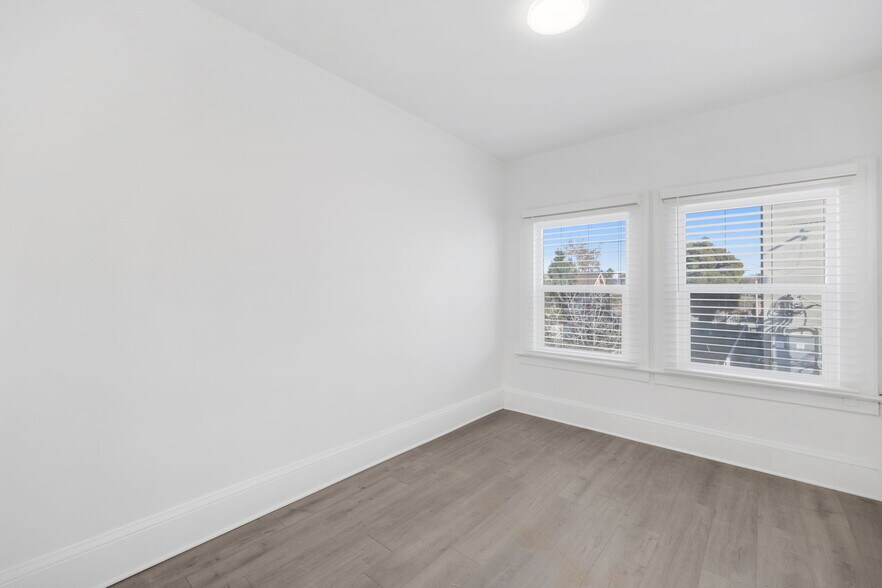 More Photos Of 548 N Kenmore Ave, Los Angeles Multifamily For Sale