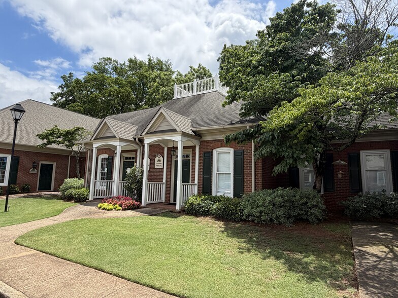More Photos Of 130 Vann St, Marietta Office For Sale
