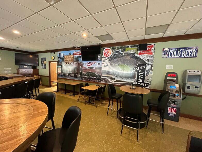 More Photos Of 1105 N Main St, Edgerton Restaurant For Sale