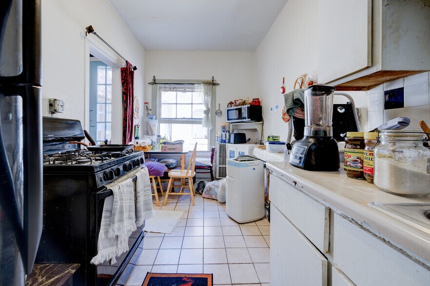 More Photos Of 2709 W Pico Blvd, Los Angeles Apartments For Sale