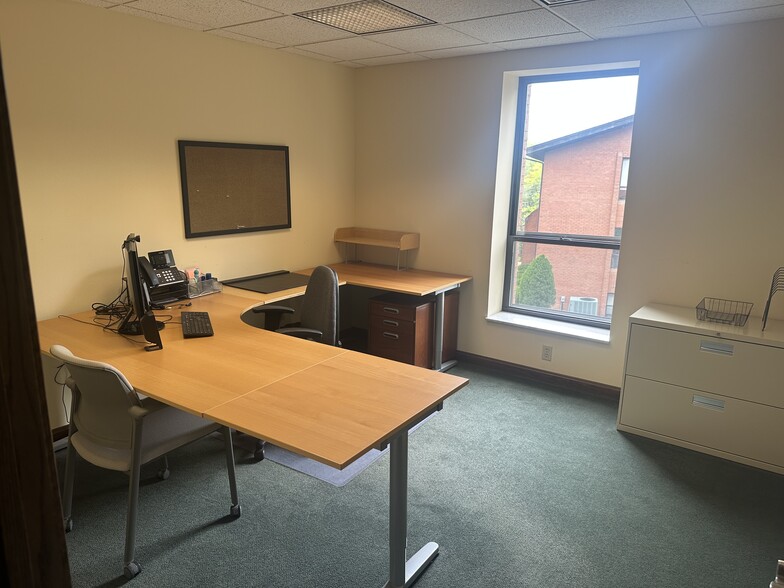 More Photos Of 708 McKnight Park Dr, Pittsburgh Office For Sale