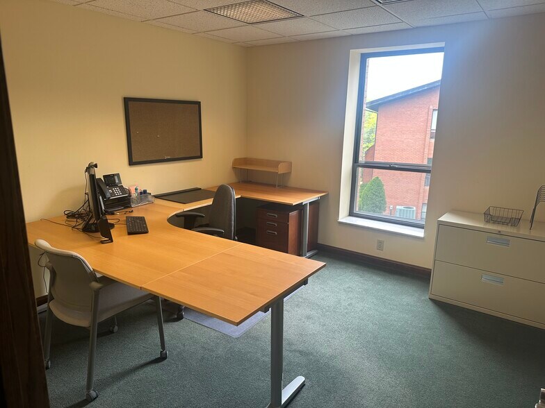 More Photos Of 708 McKnight Park Dr, Pittsburgh Office For Sale