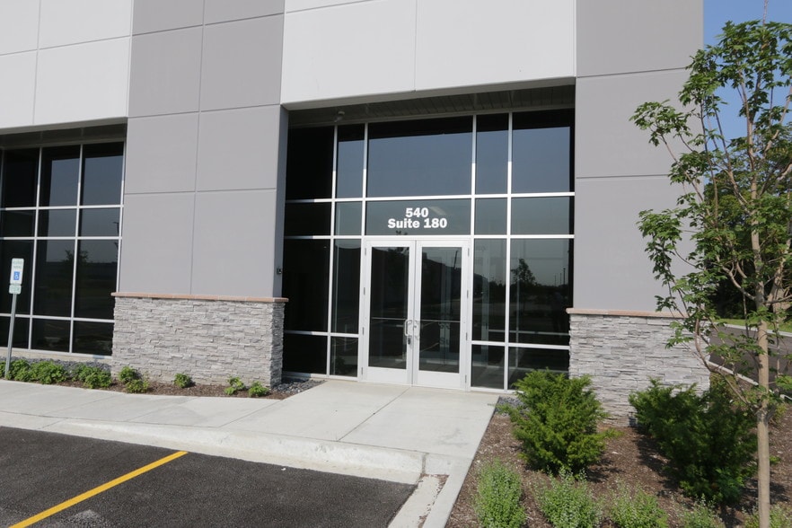 More Photos Of 540 Frontenac Ct, Naperville Warehouse For Lease