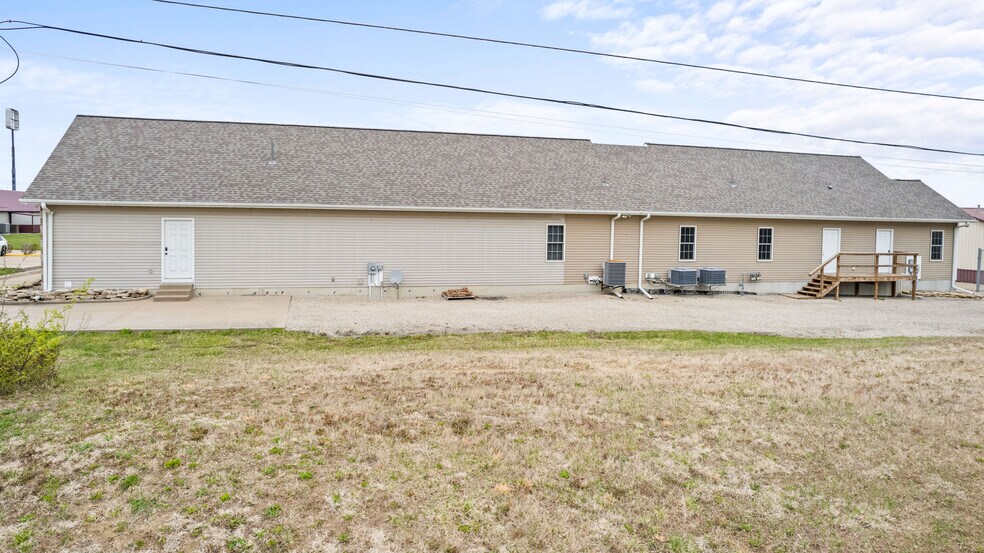 More Photos Of 616 Lana Dr, Cameron Office For Sale
