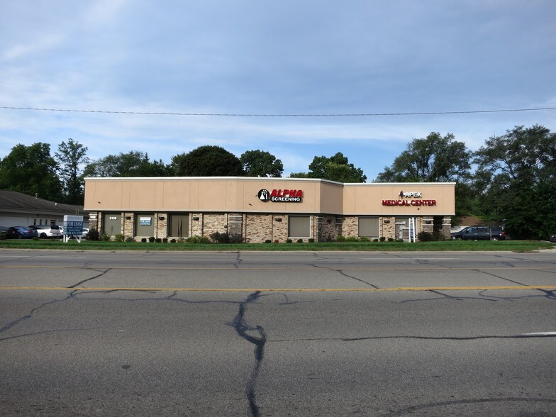 More Photos Of 2066-2118 S Wayne Rd, Westland Medical For Lease