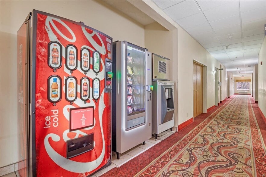 More Photos Of 3440 E Clear Lake Ave, Springfield Hotel For Sale