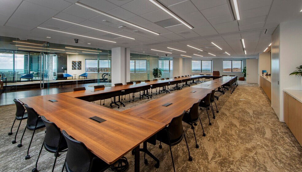 More Photos Of 1676 International Dr, McLean Office For Lease