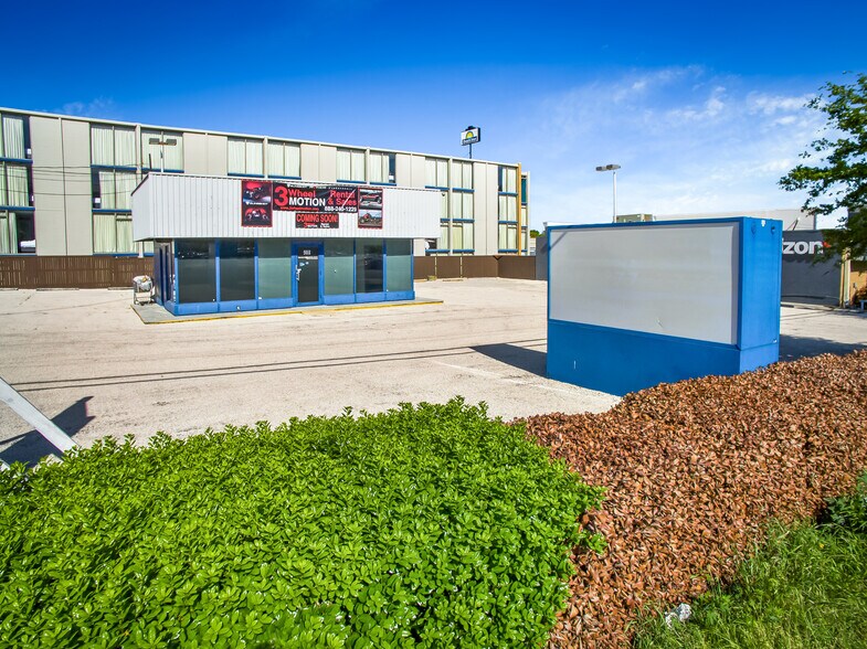 More Photos Of 908 N Collins St, Arlington Auto Dealership For Sale