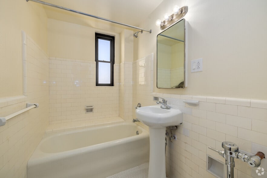 More Photos Of 135 S 20th St, Philadelphia Apartments For Lease