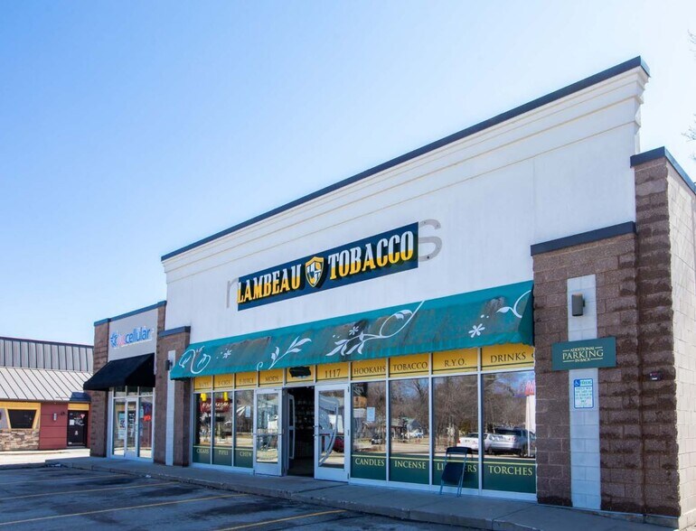 More Photos Of 1117 W Main St, Whitewater Freestanding For Lease