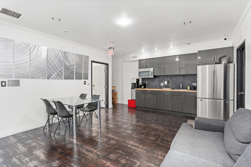 More Photos Of 2321 Torrance Blvd, Torrance Loft Creative Space For Sale