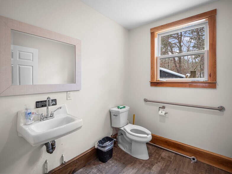 More Photos Of 311 Paddocks Path, Dennis Flex For Sale