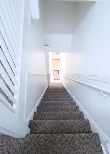 More Photos Of 5620 N Western Ave, Chicago Storefront Retail Residential For Sale