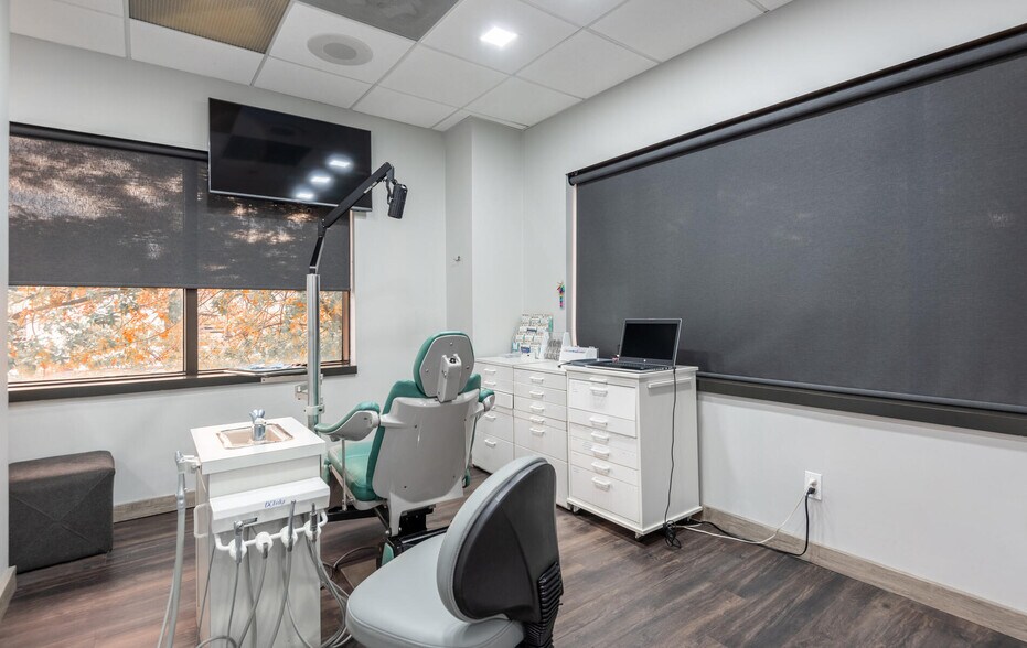 More Photos Of 3 School St, Glen Cove Medical For Sale