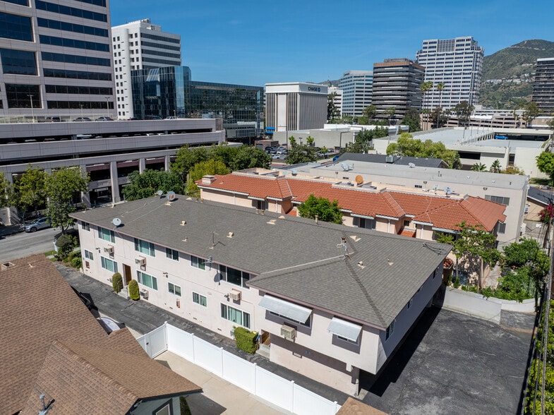 More Photos Of 530 N Maryland Ave, Glendale Apartments For Sale