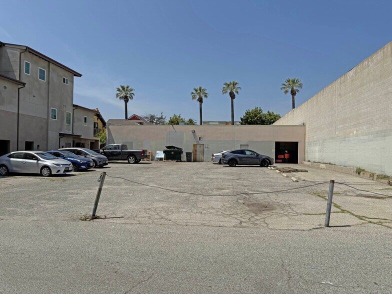 More Photos Of 848 N Fair Oaks Ave, Pasadena Manufacturing For Lease
