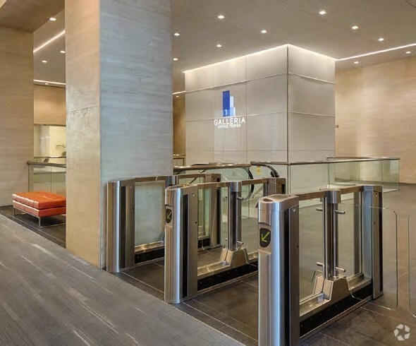 More Photos Of 2700 Post Oak Blvd, Houston Office For Lease
