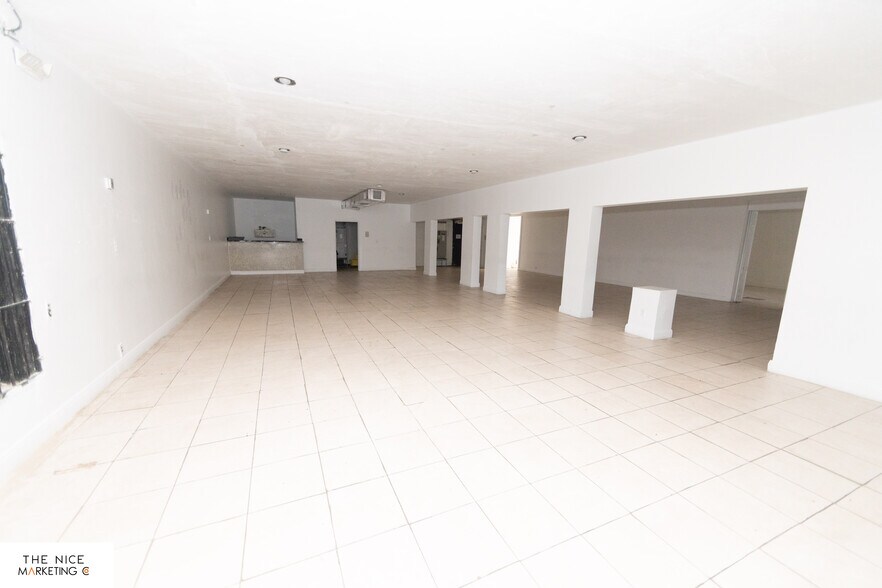 More Photos Of 3045 W Broward Blvd, Fort Lauderdale Freestanding For Sale