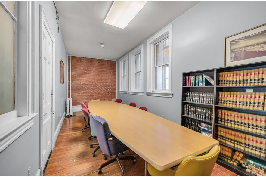 More Photos Of 1228-1236 Main St, Springfield Office For Sale