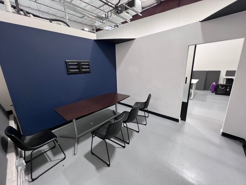 More Photos Of 7601 S Congress Ave, Austin Warehouse For Lease