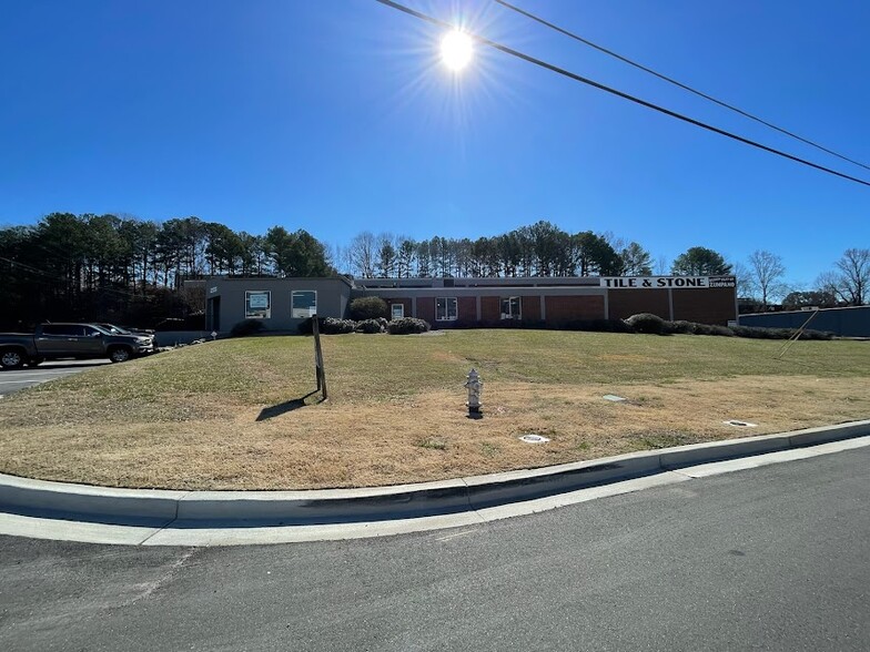 More Photos Of 6354 Warren Dr, Norcross Distribution For Sale