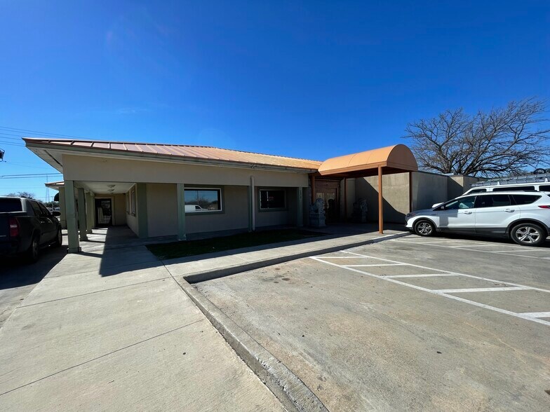 More Photos Of 730 W Spring Valley Rd, Richardson Restaurant For Sale