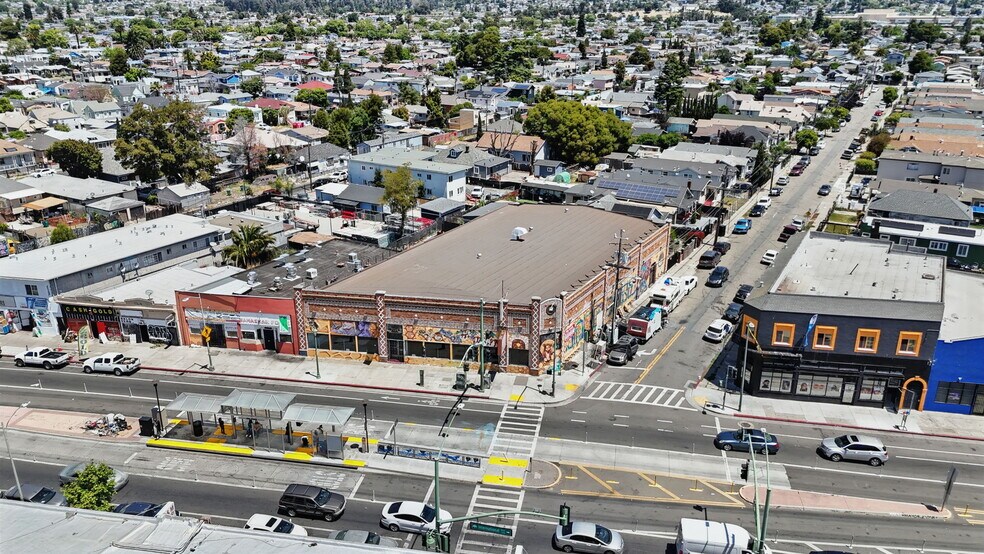 More Photos Of 7134 International Blvd, Oakland Showroom For Sale