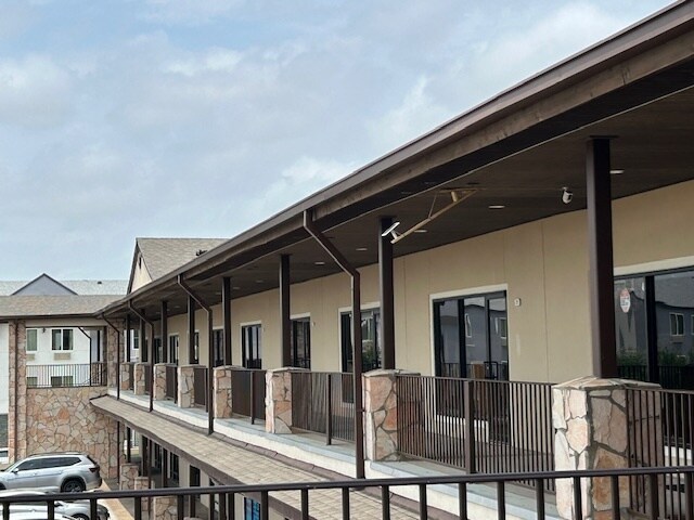 More Photos Of 2110 Lomas Del Sur Blvd, Laredo General Retail For Sale