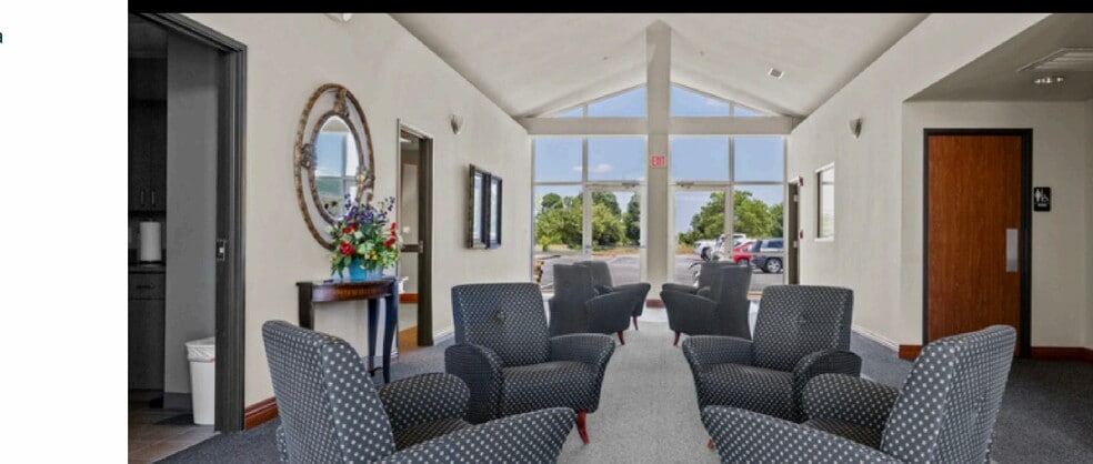 More Photos Of 3101 SW I St, Bentonville Unknown For Lease