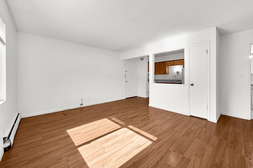 More Photos Of 206 NW State St, Ankeny Apartments For Sale